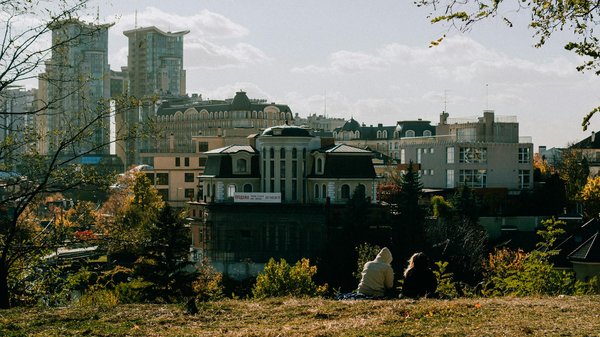Quels sont les équipements nécessaires pour un camping en région de vallée glaciaire?